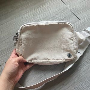 LULULEMON BELT BAG 🤍 (2L)